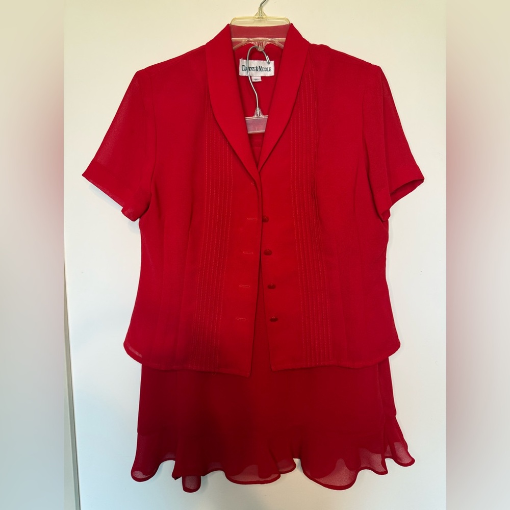 Danny & Nicole VINTAGE RED 2 Pc. 8 Petite Short Sleeve Skirt Suit